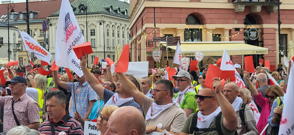 Cała Polska przeciwko „Edukacji zdrowotnej”   -  relacja z pikiet w poszczególnych miastach